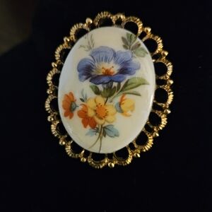 Vintage Floral Gold Tone Brooch